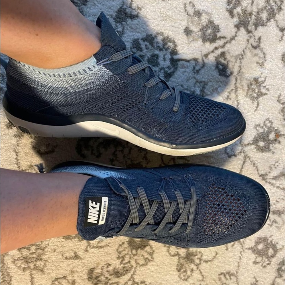 Nike fly knit like new